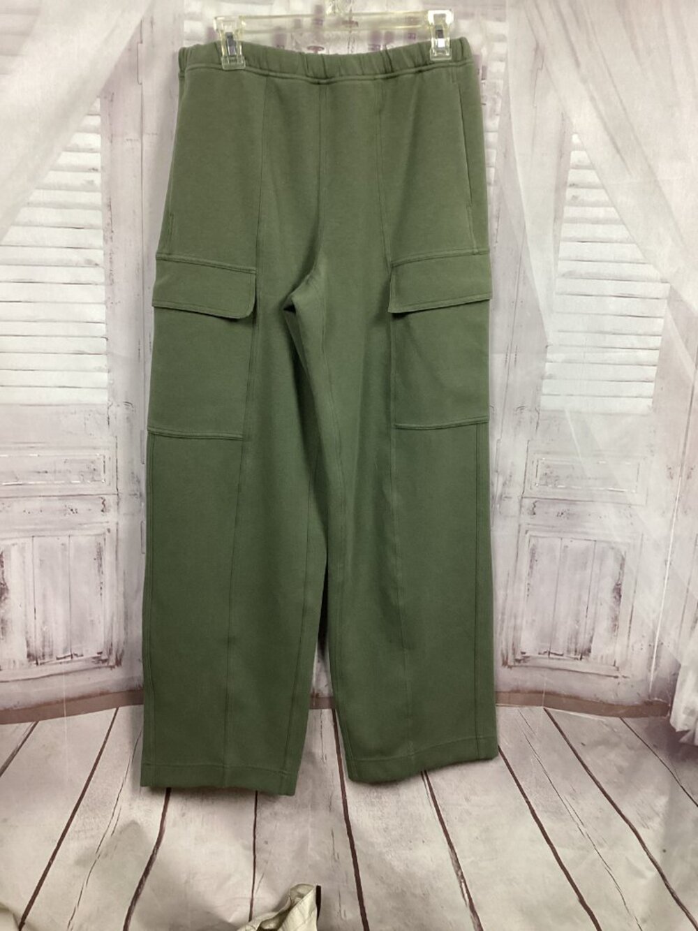 LULULEMON Double Knit Mid Rise Cargo Pants Green 8 - Picture 3 of 9
